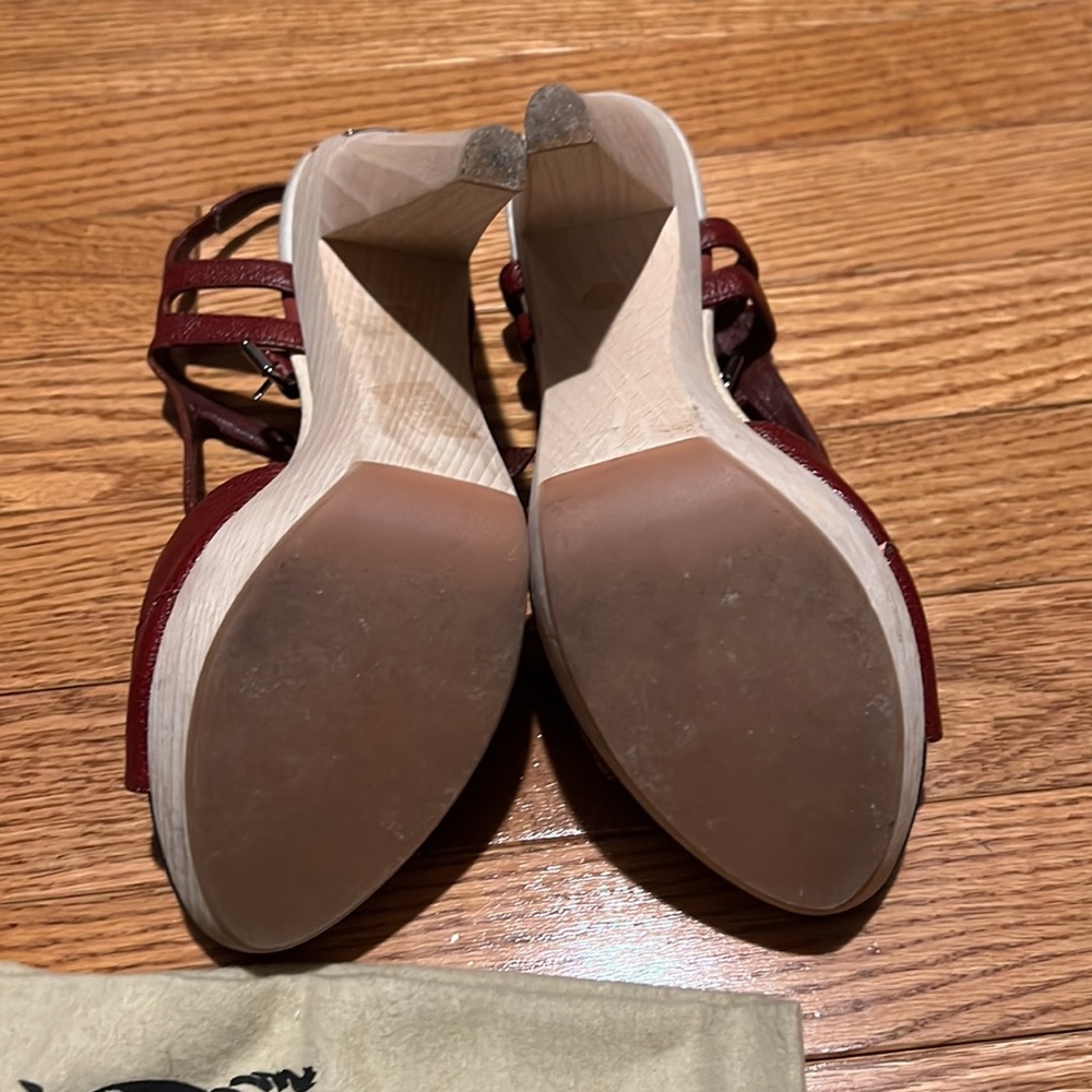 Burberry - Picture 3 of 4